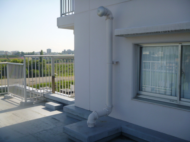 画像：新規通気管　塗装仕上げ