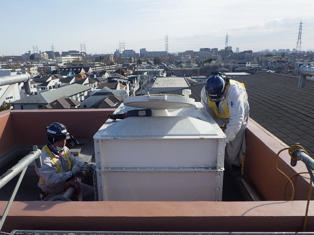 画像：水槽解体