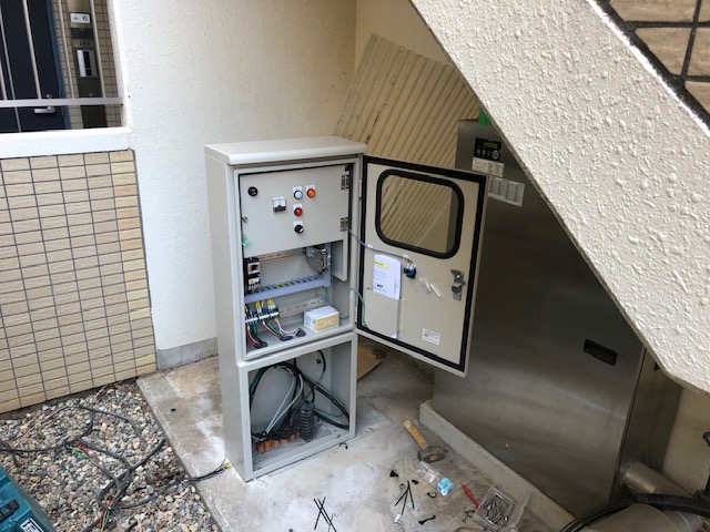 画像：制御盤交換