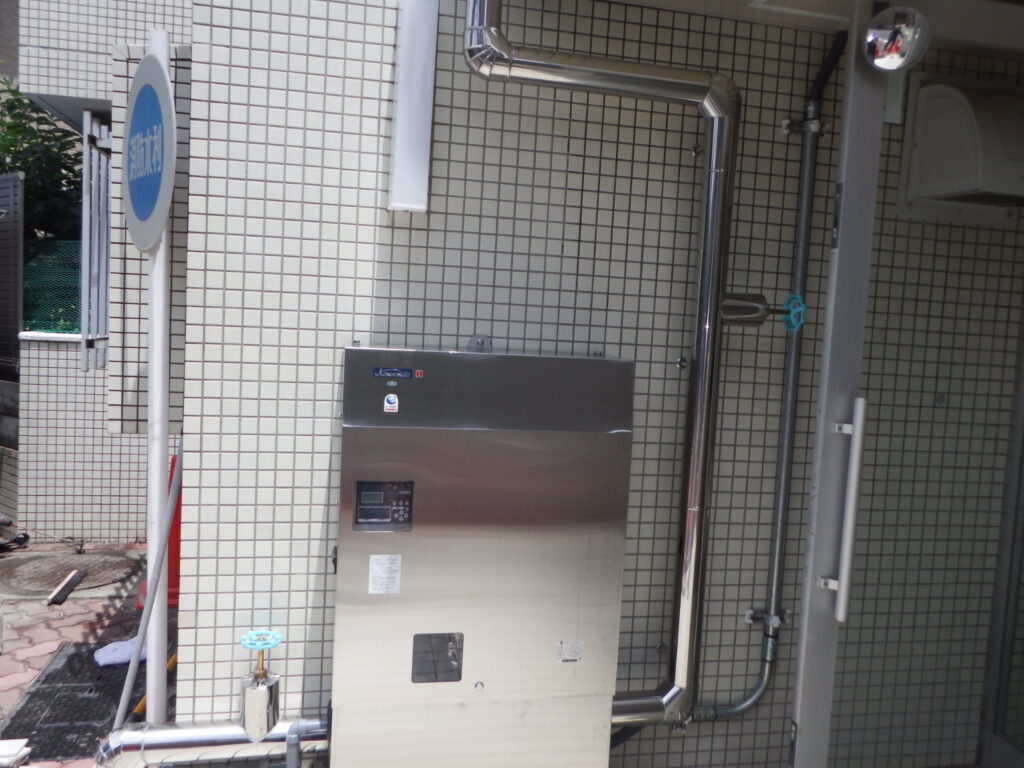 画像：新規給水管保温.