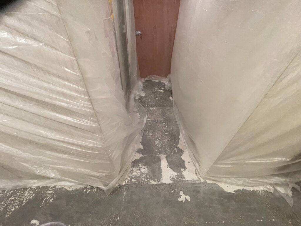 画像：表層材剥がし