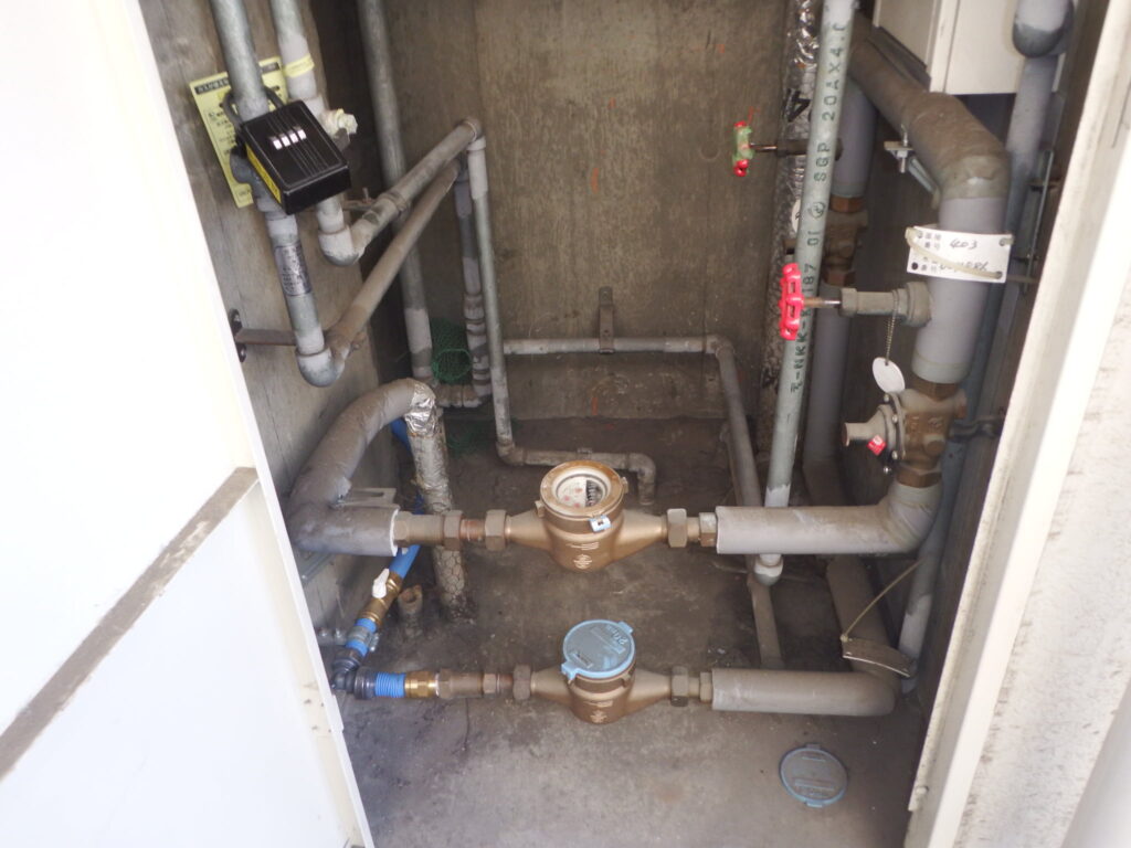 画像：既存給水管　PS内