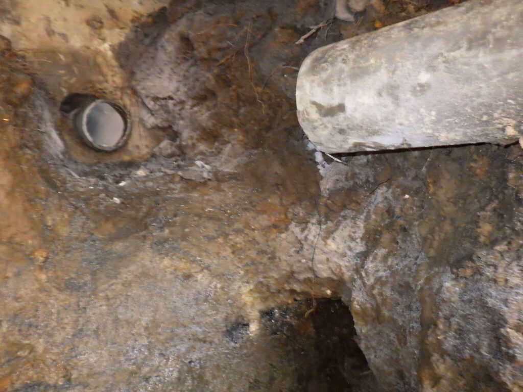 画像：既存管漏水破損